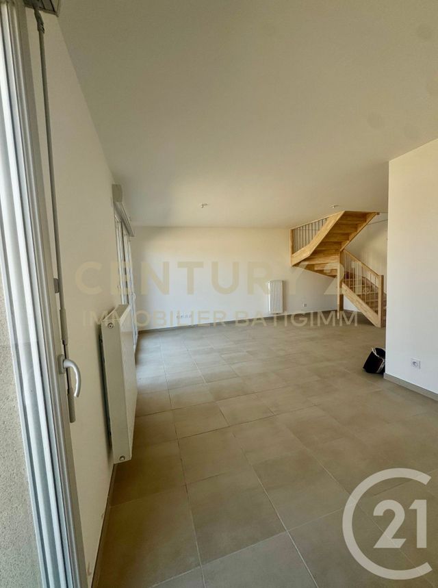 Maison &agrave; louer - 3 pi&egrave;ces - 67,25 m2 - La Verpilliere - 38 - RHONE-ALPES