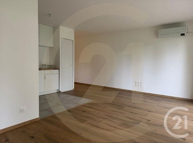 Appartement T3 &agrave; louer - 3 pi&egrave;ces - 62,76 m2 - Villefontaine - 38 - RHONE-ALPES