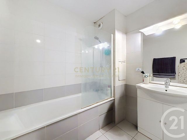 Appartement T2 &agrave; louer - 2 pi&egrave;ces - 42,66 m2 - Bourgoin Jallieu - 38 - RHONE-ALPES