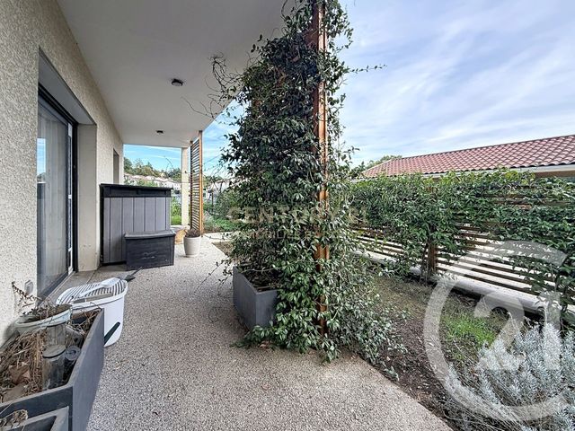 Appartement T3 &agrave; louer - 3 pi&egrave;ces - 75,37 m2 - L Isle D Abeau - 38 - RHONE-ALPES