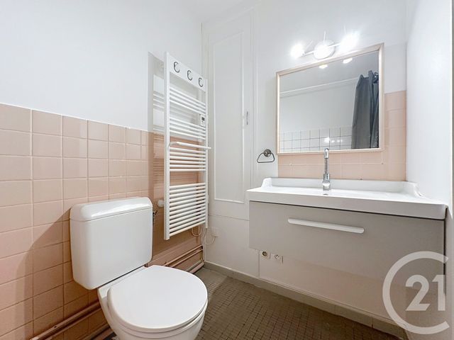 Appartement Studio à vendre - 1 pièce - 33 m2 - Versailles - 78 - ILE-DE-FRANCE