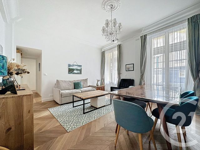 Prix immobilier VERSAILLES - Photo d’un appartement vendu