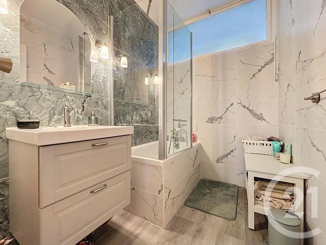 Appartement F5 à vendre - 5 pièces - 97,38 m2 - Viroflay - 78 - ILE-DE-FRANCE