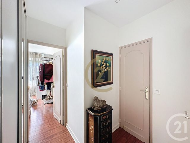 Appartement à vendre - 2 pièces - 62,25 m2 - Le Chesnay - 78 - ILE-DE-FRANCE