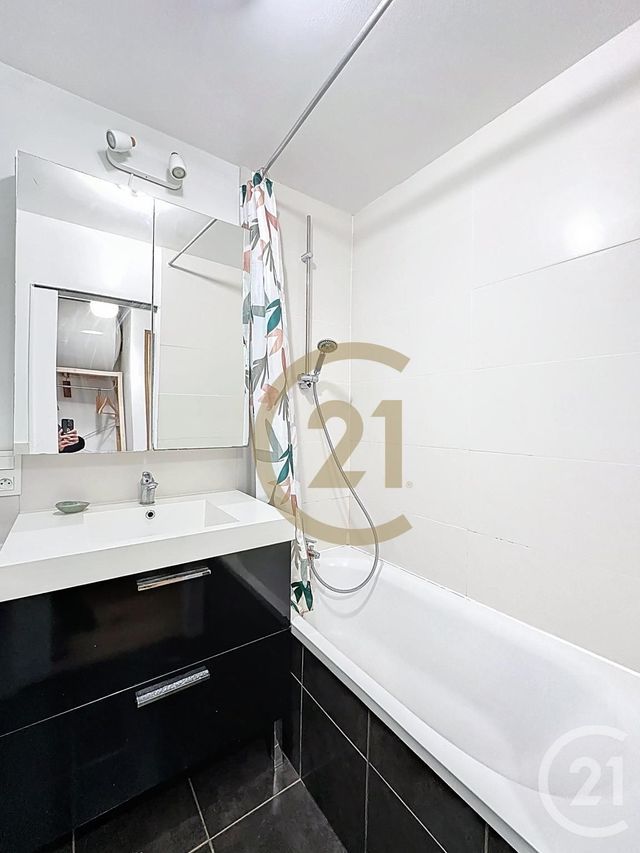 Appartement F3 &agrave; louer - 3 pi&egrave;ces - 46,70 m2 - Versailles - 78 - ILE-DE-FRANCE