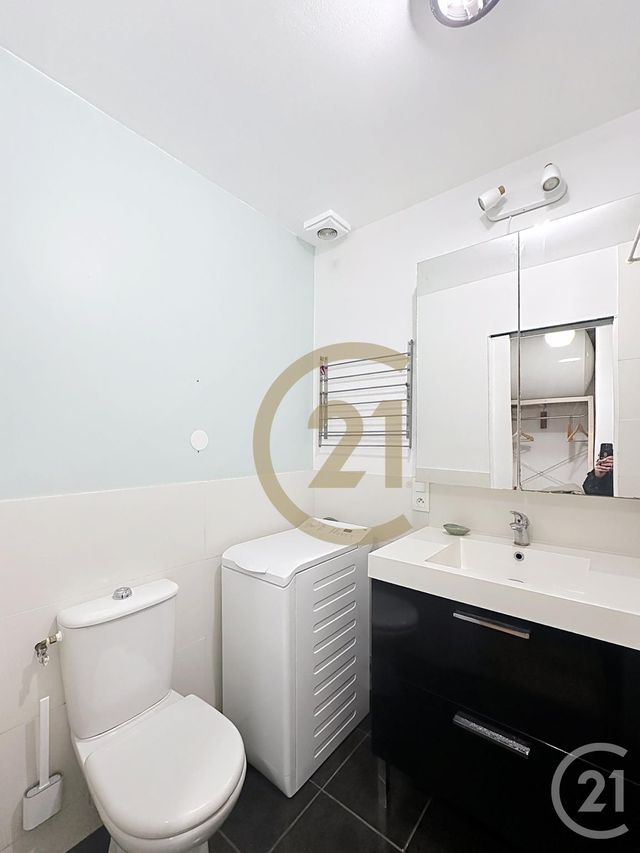 Appartement F3 &agrave; louer - 3 pi&egrave;ces - 46,70 m2 - Versailles - 78 - ILE-DE-FRANCE