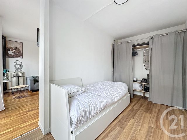 Appartement F2 &agrave; louer - 2 pi&egrave;ces - 33,33 m2 - Le Chesnay - 78 - ILE-DE-FRANCE