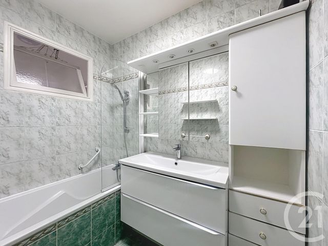 Appartement F4 &agrave; louer - 4 pi&egrave;ces - 86 m2 - Versailles - 78 - ILE-DE-FRANCE