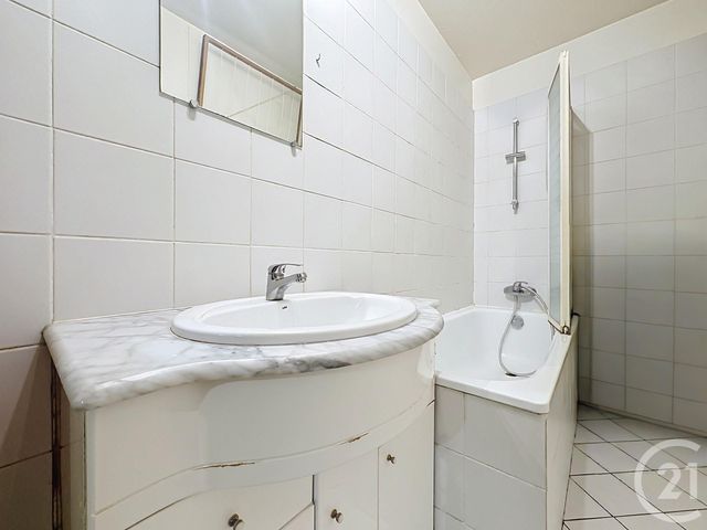 Appartement F4 &agrave; vendre - 4 pi&egrave;ces - 73,48 m2 - Versailles - 78 - ILE-DE-FRANCE