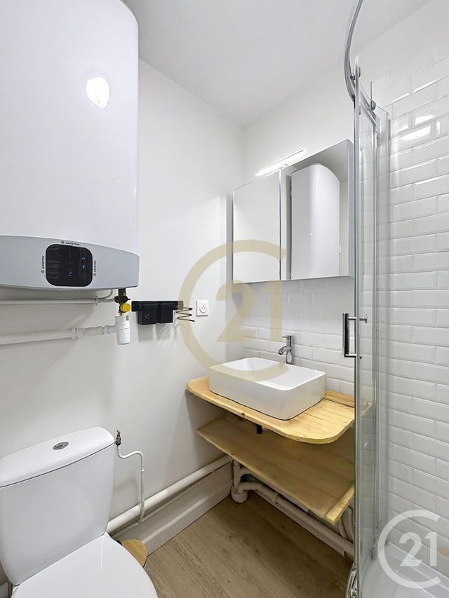 Appartement F1 &agrave; louer - 1 pi&egrave;ce - 15,84 m2 - Le Chesnay - 78 - ILE-DE-FRANCE