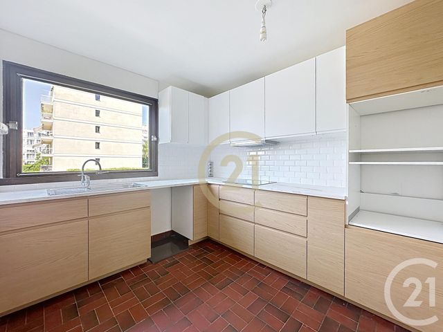 Appartement &agrave; louer - 6 pi&egrave;ces - 117,27 m2 - Versailles - 78 - ILE-DE-FRANCE