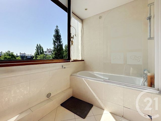 Appartement T5 &agrave; louer - 6 pi&egrave;ces - 122,16 m2 - Fontenay Le Fleury - 78 - ILE-DE-FRANCE