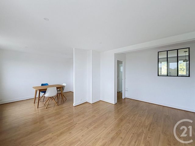 Appartement &agrave; louer - 4 pi&egrave;ces - 83,18 m2 - Le Chesnay - 78 - ILE-DE-FRANCE