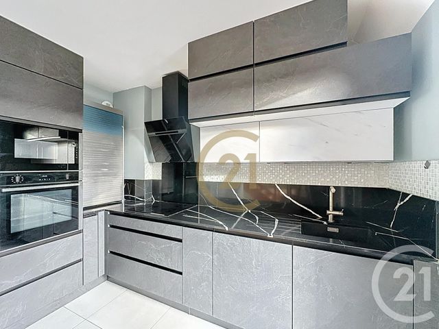 Appartement Duplex &agrave; louer - 3 pi&egrave;ces - 81,88 m2 - Versailles - 78 - ILE-DE-FRANCE