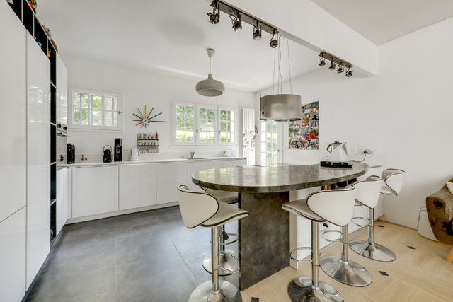 Maison à vendre - 8 pièces - 250 m2 - Versailles - 78 - ILE-DE-FRANCE