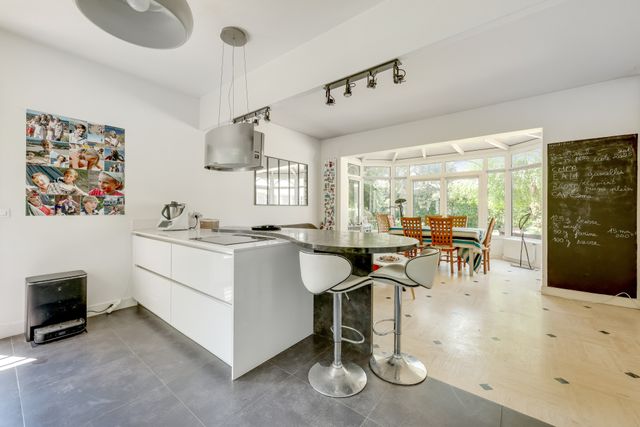 Maison à vendre - 8 pièces - 250 m2 - Versailles - 78 - ILE-DE-FRANCE