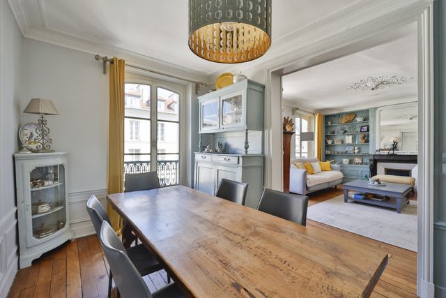 Appartement à vendre - 6 pièces - 133,24 m2 - Versailles - 78 - ILE-DE-FRANCE