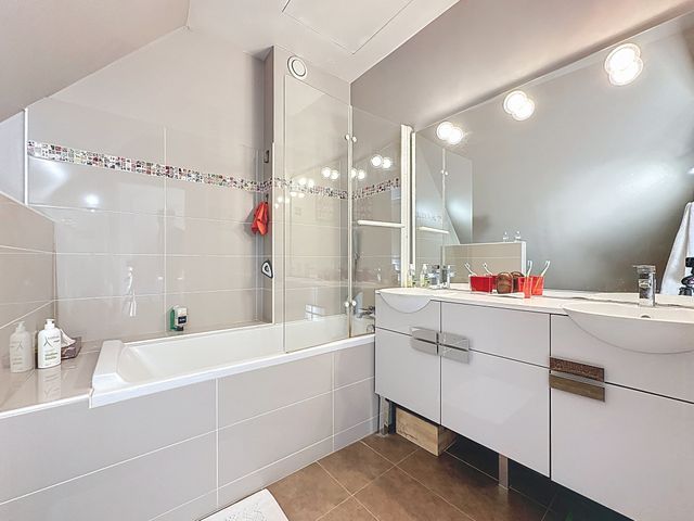 Appartement &agrave; vendre - 5 pi&egrave;ces - 108,77 m2 - Versailles - 78 - ILE-DE-FRANCE