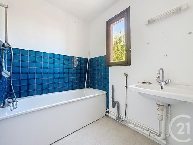 Appartement F3 à louer - 3 pièces - 72,28 m2 - Melun - 77 - ILE-DE-FRANCE