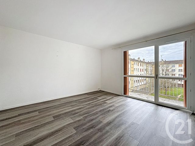 Appartement F3 à louer - 3 pièces - 64,04 m2 - St Fargeau Ponthierry - 77 - ILE-DE-FRANCE