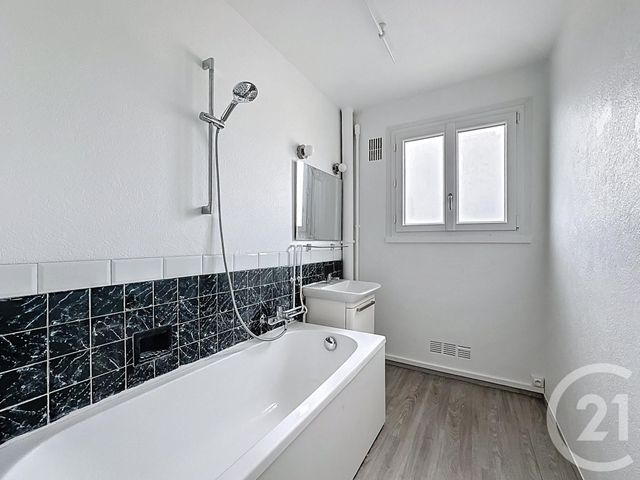 Appartement F3 à louer - 3 pièces - 64,04 m2 - St Fargeau Ponthierry - 77 - ILE-DE-FRANCE