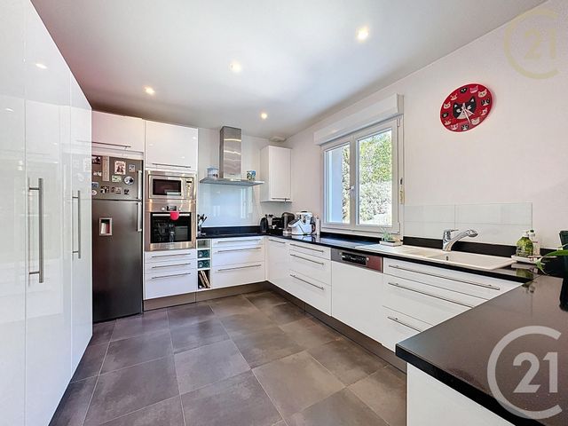 Maison à vendre - 9 pièces - 200 m2 - St Sauveur Sur Ecole - 77 - ILE-DE-FRANCE