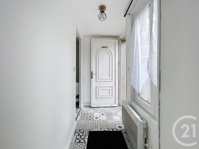 Appartement Studio &agrave; louer - 1 pi&egrave;ce - 21,64 m2 - Melun - 77 - ILE-DE-FRANCE