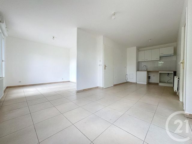 Appartement F2 bis &agrave; louer - 3 pi&egrave;ces - 47,38 m2 - St Fargeau Ponthierry - 77 - ILE-DE-FRANCE