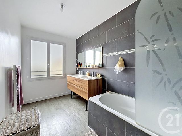 Maison &agrave; louer - 5 pi&egrave;ces - 91,05 m2 - Pringy - 77 - ILE-DE-FRANCE