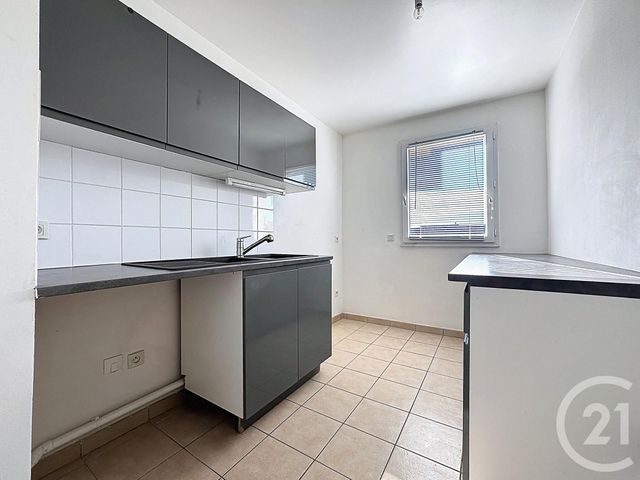 Appartement F3 &agrave; louer - 3 pi&egrave;ces - 56,01 m2 - Le Coudray Montceaux - 91 - ILE-DE-FRANCE
