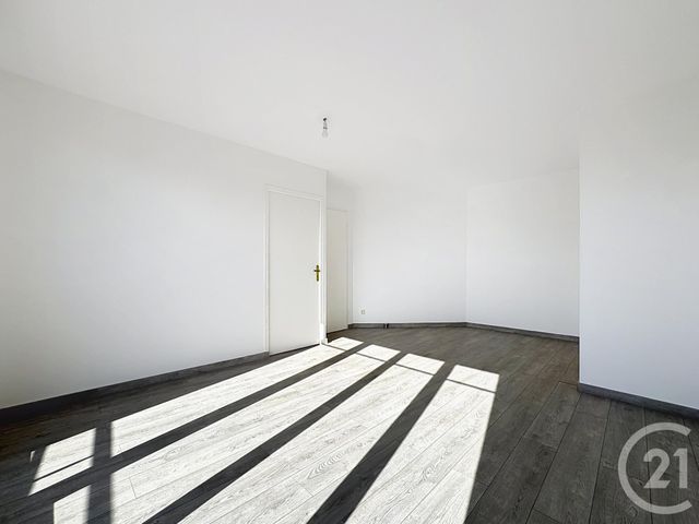 Appartement F3 &agrave; louer - 3 pi&egrave;ces - 56,01 m2 - Le Coudray Montceaux - 91 - ILE-DE-FRANCE