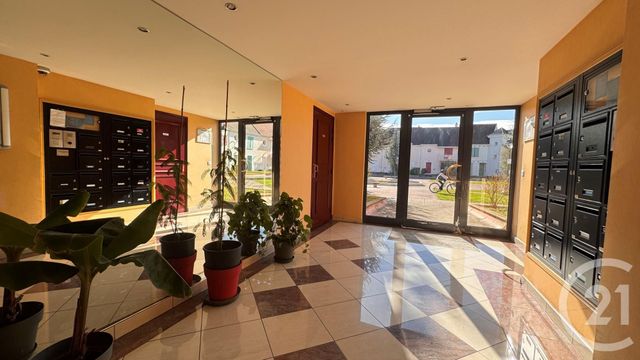 Appartement F3 &agrave; louer - 3 pi&egrave;ces - 56,01 m2 - Le Coudray Montceaux - 91 - ILE-DE-FRANCE