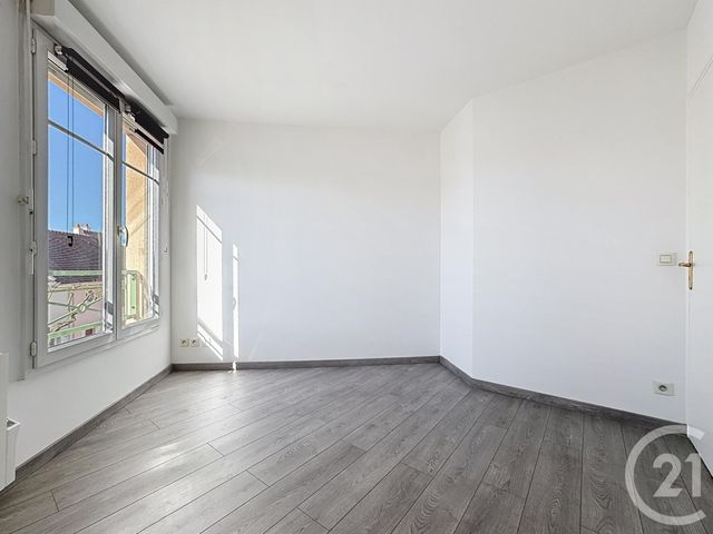 Appartement F3 &agrave; louer - 3 pi&egrave;ces - 56,01 m2 - Le Coudray Montceaux - 91 - ILE-DE-FRANCE