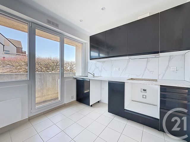 Appartement F4 &agrave; louer - 4 pi&egrave;ces - 79,61 m2 - St Fargeau Ponthierry - 77 - ILE-DE-FRANCE