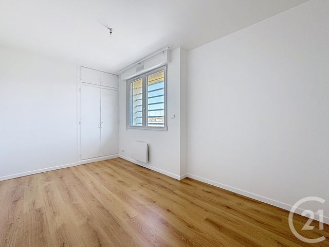 Appartement F4 &agrave; louer - 4 pi&egrave;ces - 79,61 m2 - St Fargeau Ponthierry - 77 - ILE-DE-FRANCE