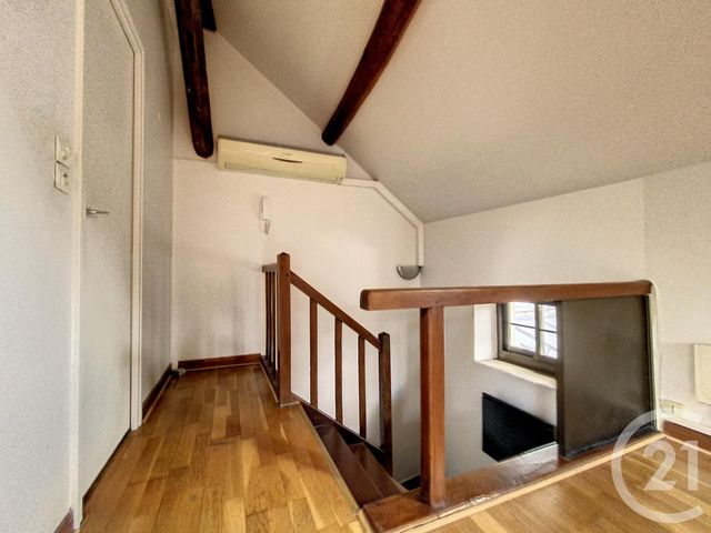 Appartement F1 &agrave; louer - 1 pi&egrave;ce - 24,92 m2 - Melun - 77 - ILE-DE-FRANCE