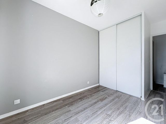 Appartement F3 &agrave; louer - 3 pi&egrave;ces - 62,04 m2 - Corbeil Essonnes - 91 - ILE-DE-FRANCE