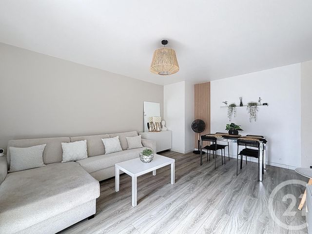 Appartement F3 &agrave; louer - 3 pi&egrave;ces - 62,04 m2 - Corbeil Essonnes - 91 - ILE-DE-FRANCE