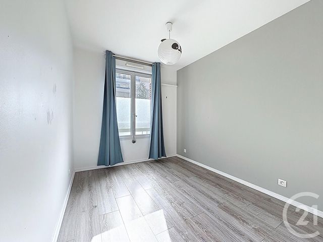 Appartement F3 &agrave; louer - 3 pi&egrave;ces - 62,04 m2 - Corbeil Essonnes - 91 - ILE-DE-FRANCE