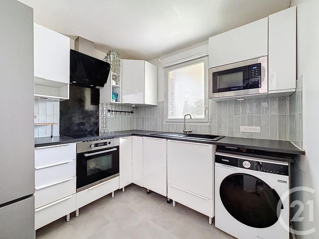 Appartement F3 &agrave; louer - 3 pi&egrave;ces - 62,04 m2 - Corbeil Essonnes - 91 - ILE-DE-FRANCE