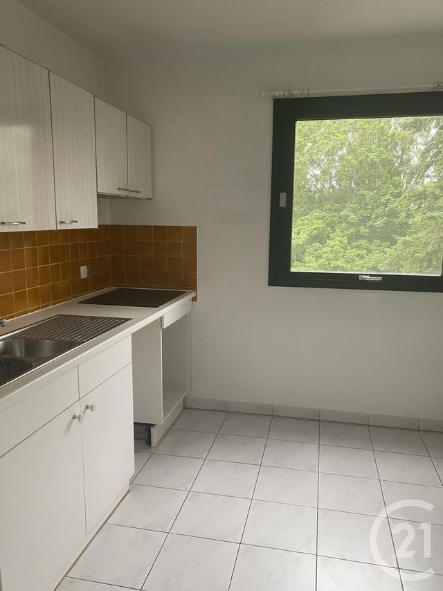 Appartement F4 &agrave; louer - 4 pi&egrave;ces - 82,94 m2 - Le Coudray Montceaux - 91 - ILE-DE-FRANCE