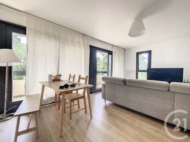 Appartement F4 &agrave; louer - 4 pi&egrave;ces - 82,94 m2 - Le Coudray Montceaux - 91 - ILE-DE-FRANCE