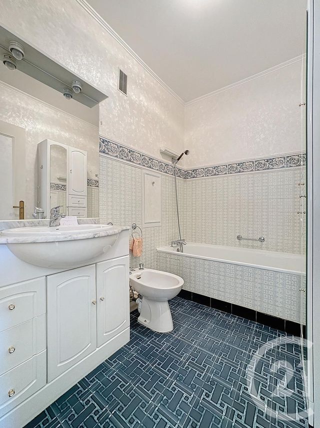 Appartement F5 &agrave; louer - 5 pi&egrave;ces - 99,24 m2 - Vaux Le Penil - 77 - ILE-DE-FRANCE