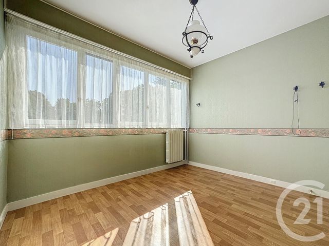 Appartement F5 &agrave; louer - 5 pi&egrave;ces - 99,24 m2 - Vaux Le Penil - 77 - ILE-DE-FRANCE