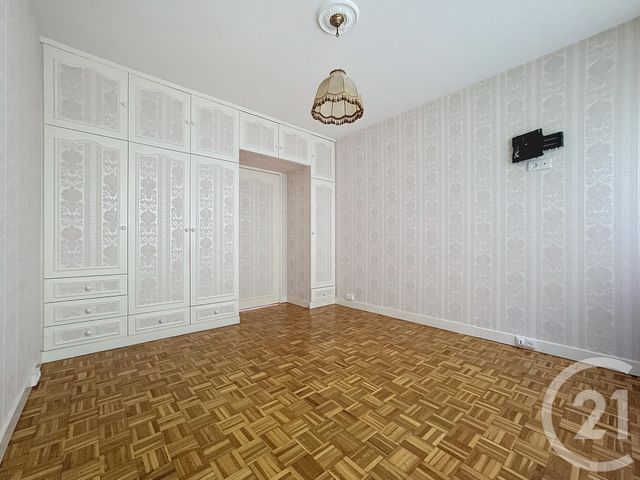 Appartement F5 &agrave; louer - 5 pi&egrave;ces - 99,24 m2 - Vaux Le Penil - 77 - ILE-DE-FRANCE