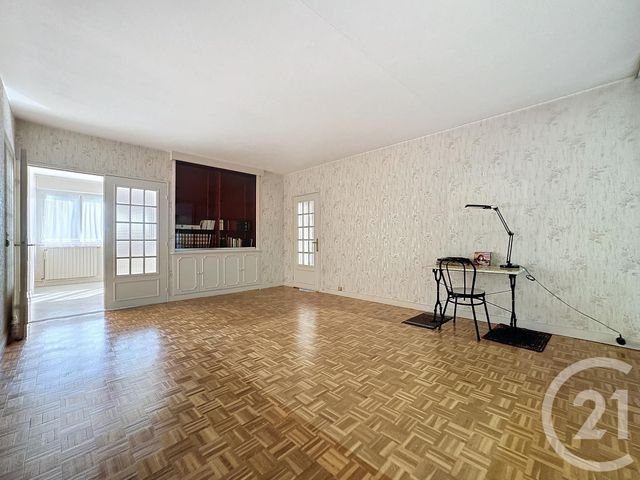 Appartement F5 &agrave; louer - 5 pi&egrave;ces - 99,24 m2 - Vaux Le Penil - 77 - ILE-DE-FRANCE