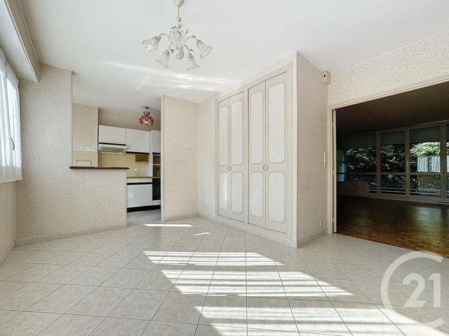 Appartement F5 &agrave; louer - 5 pi&egrave;ces - 99,24 m2 - Vaux Le Penil - 77 - ILE-DE-FRANCE