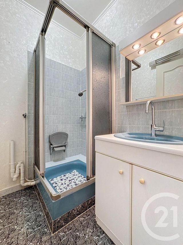Appartement F5 &agrave; louer - 5 pi&egrave;ces - 99,24 m2 - Vaux Le Penil - 77 - ILE-DE-FRANCE