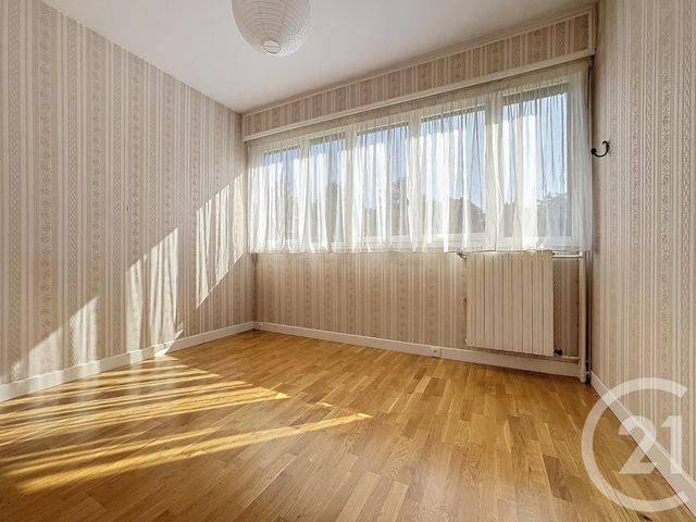 Appartement F5 &agrave; louer - 5 pi&egrave;ces - 99,24 m2 - Vaux Le Penil - 77 - ILE-DE-FRANCE