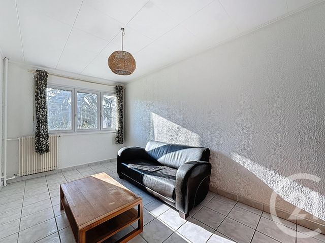 Appartement F2 &agrave; louer - 2 pi&egrave;ces - 47,30 m2 - St Fargeau Ponthierry - 77 - ILE-DE-FRANCE